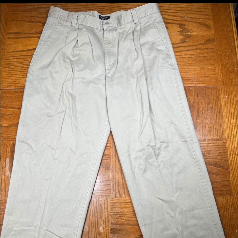 Men's Dockers Khakis Surplus
Twill Relaxed Fit Pleated W36
L32 100% cotton